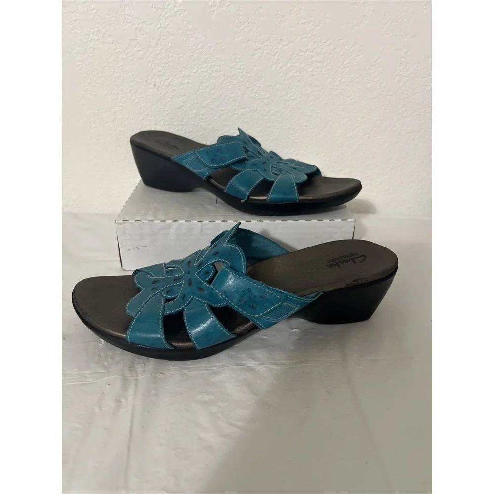CLARKS Artisan Leather Floral 2.25 Wedge Teal Sandals Sz 11 Adjustable Comfort